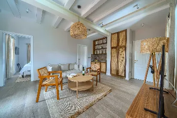 Studio Apartment in Postira for 2 with Pool