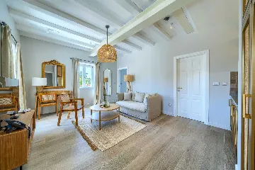 Studio Apartment in Postira for 2 with Pool