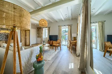 Studio Apartment in Postira for 2 with Pool