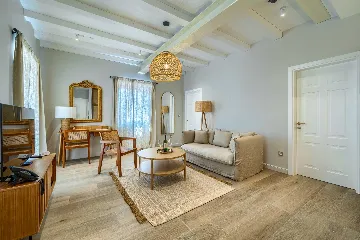 Studio Apartment in Postira for 2 with Pool