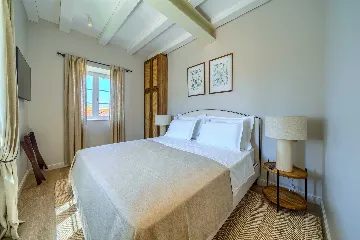 Studio Apartment in Postira for 2 with Pool