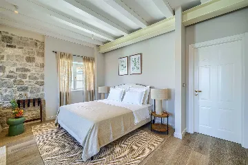 Postira Apartment for 2 with King Bed