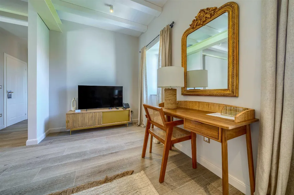 Postira Apartment for 2 with King Bed