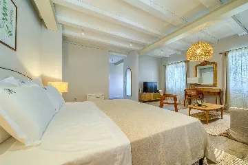 Postira Apartment for 2 with King Bed