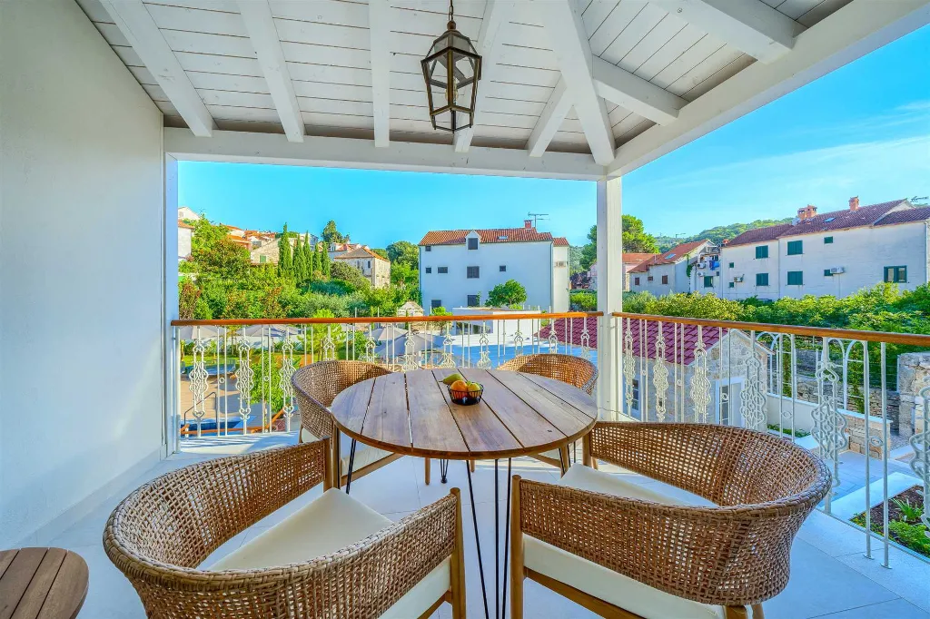 Postira 2-Bedroom Apartment with Private Terrace