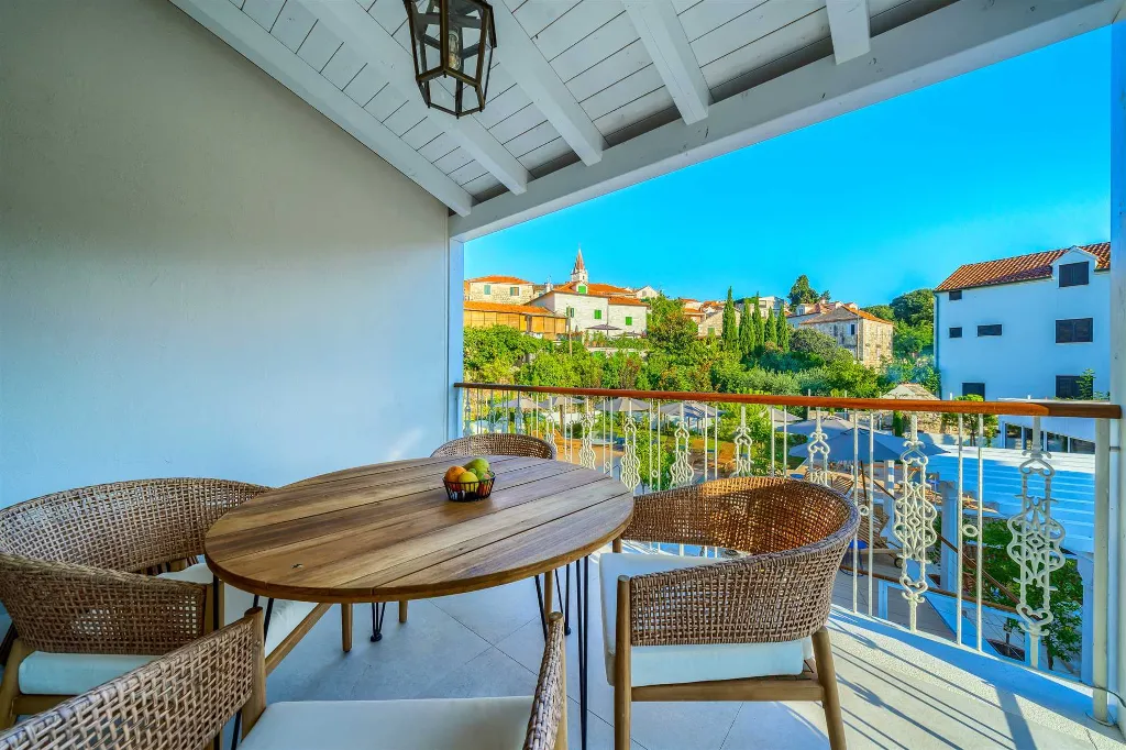 Postira 2-Bedroom Apartment with Private Terrace