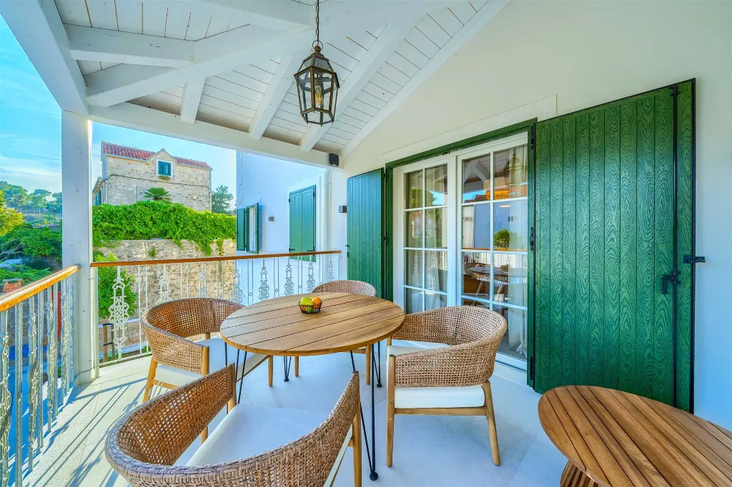 Postira 2-Bedroom Apartment with Private Terrace