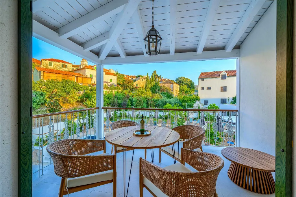 2-Bedroom Apartment in Postira for 4 Guests