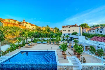 2-Bedroom Apartment in Postira for 4 Guests