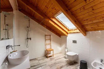 Kapela 1-Bedroom Apartment for Up to 5 Guests