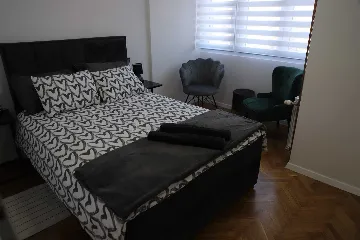 Karlovac 2-Bedroom Apartment for 4 Guests