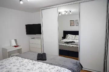 Karlovac 2-Bedroom Apartment for 4 Guests