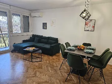 Karlovac 2-Bedroom Apartment for 4 Guests