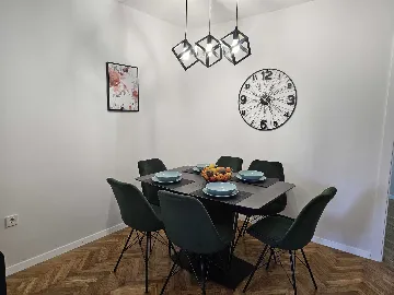 Karlovac 2-Bedroom Apartment for 4 Guests