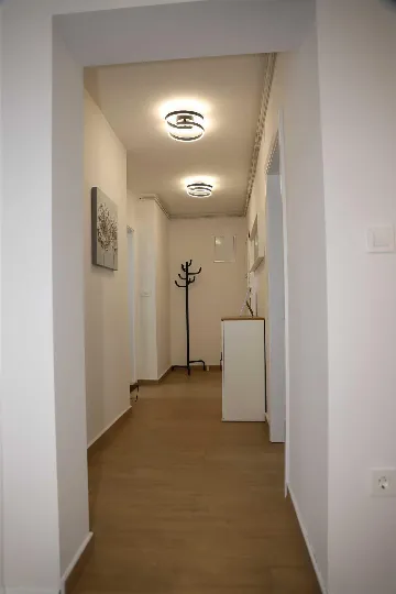 Karlovac 2-Bedroom Apartment for 4 Guests