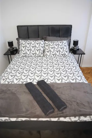 Karlovac 2-Bedroom Apartment for 4 Guests