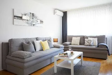 Zagreb 2-Bedroom Apartment for Up to 8 Guests