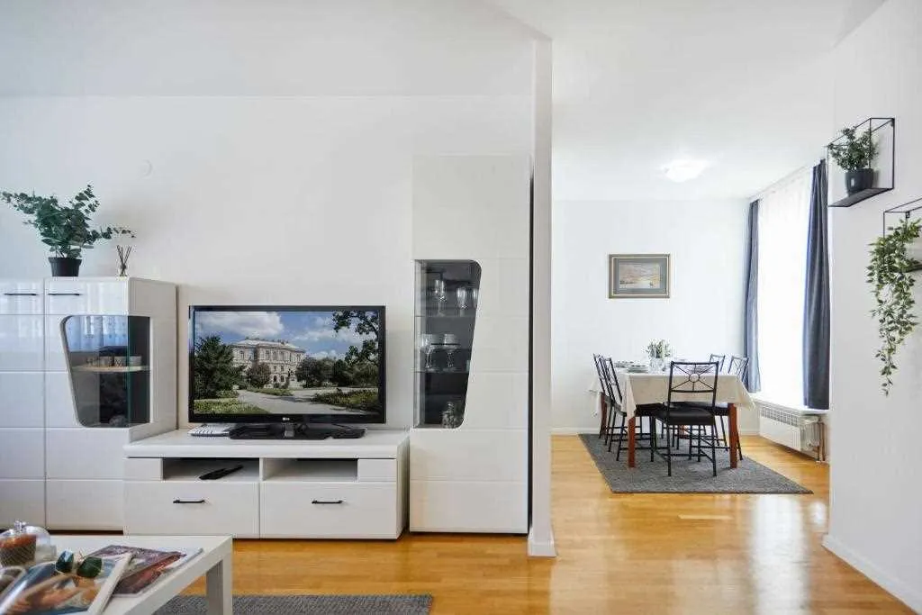 Zagreb 2-Bedroom Apartment for Up to 8 Guests