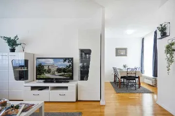 Zagreb 2-Bedroom Apartment for Up to 8 Guests