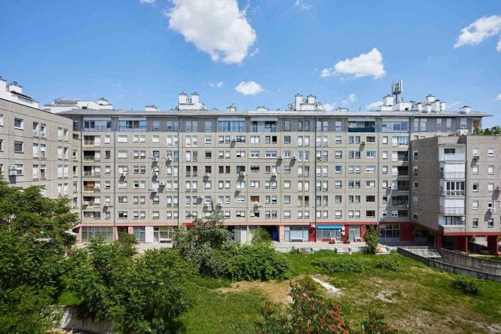 Zagreb 2-Bedroom Apartment for Up to 8 Guests