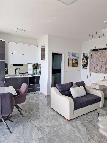 Two-Story Apartment with Sea Views in Bibinje