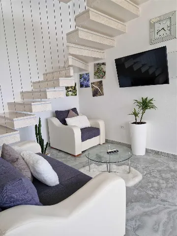 Two-Story Apartment with Sea Views in Bibinje