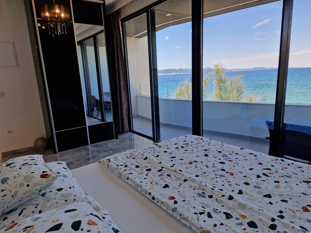Two-Story Apartment with Sea Views in Bibinje