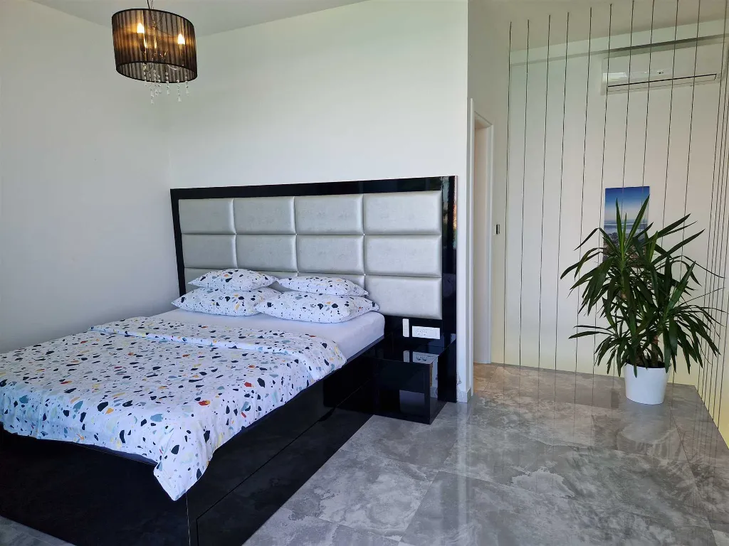 Two-Story Apartment with Sea Views in Bibinje