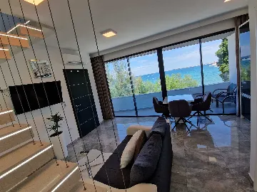 Two-Story Apartment with Sea Views in Bibinje