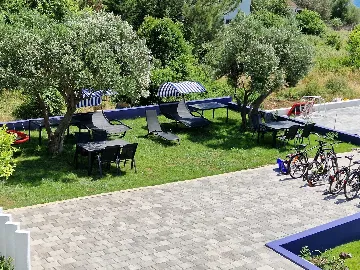 Two-Story Apartment with Sea Views in Bibinje