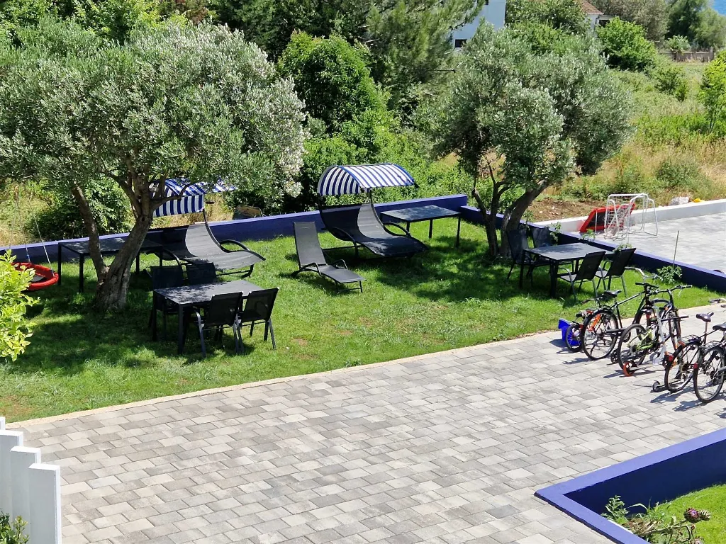 Two-Story Apartment with Sea Views in Bibinje