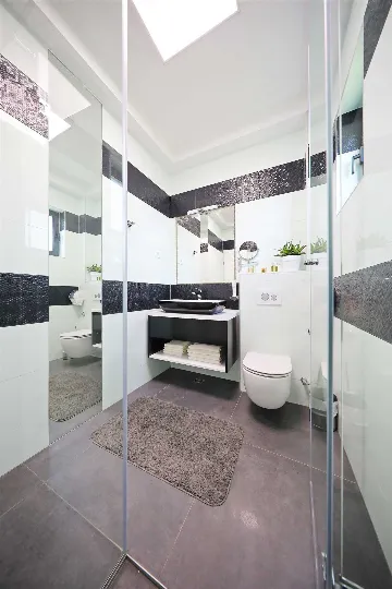 Two-Story Apartment with Sea Views in Bibinje