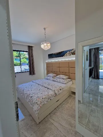 Ground-Floor Apartment in Bibinje with Shared Terrace