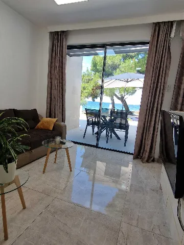 Ground-Floor Apartment in Bibinje with Shared Terrace