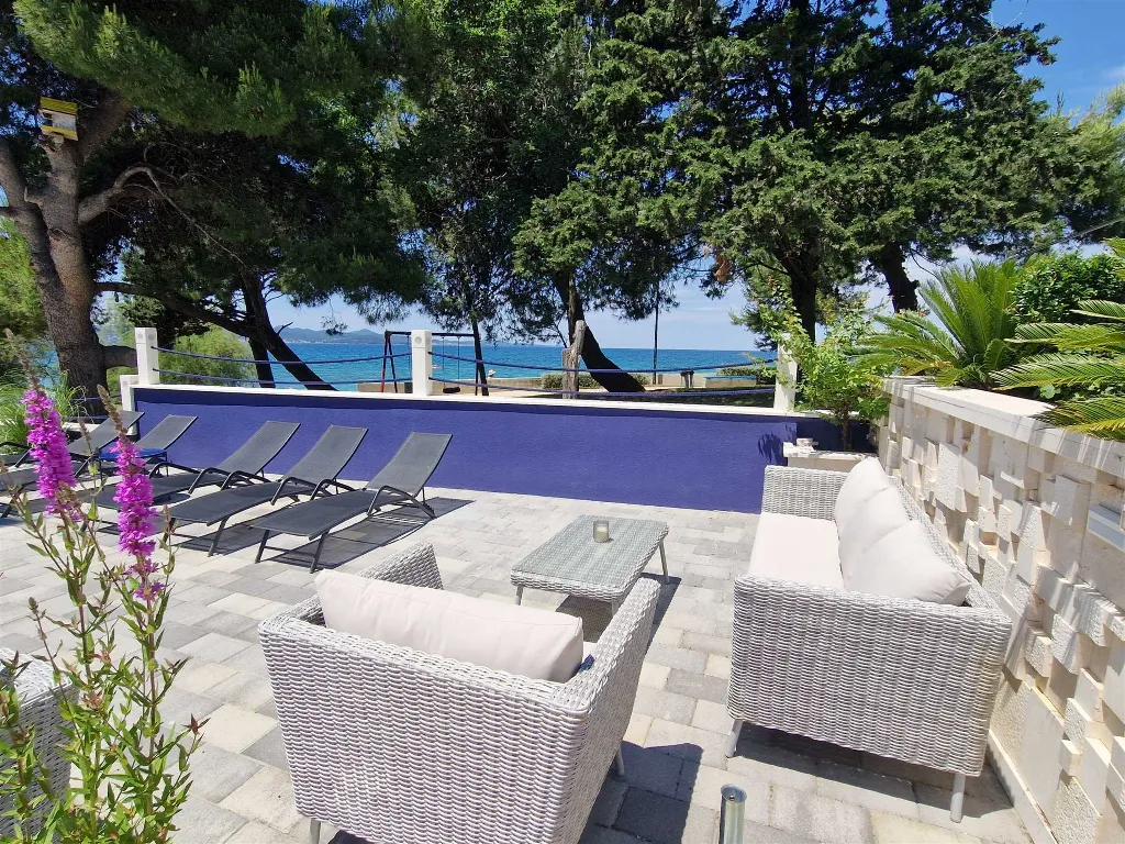 Ground-Floor Apartment in Bibinje with Shared Terrace