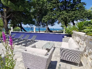 Ground-Floor Apartment in Bibinje with Shared Terrace