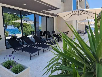 Ground-Floor Apartment in Bibinje with Shared Terrace