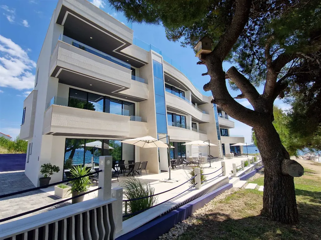 Ground-Floor Apartment in Bibinje with Shared Terrace
