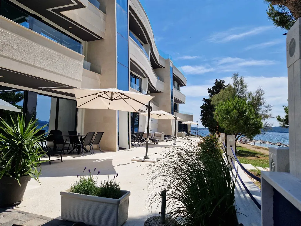 Ground-Floor Apartment in Bibinje with Shared Terrace