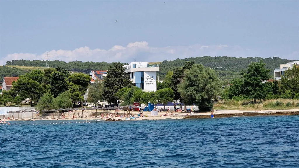 Ground-Floor Apartment in Bibinje with Shared Terrace
