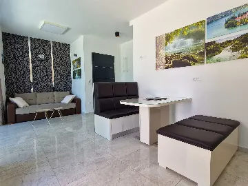 Bibinje 1-Bedroom Apartment with Beach Amenities