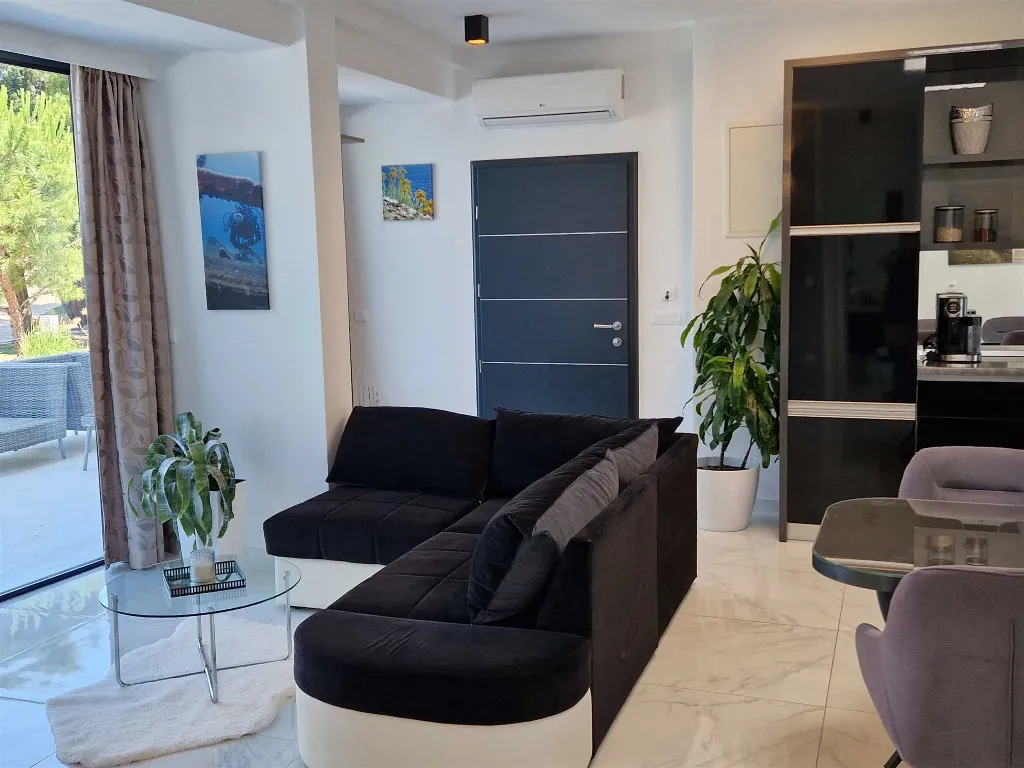Bibinje Sea-View Apartment for Up to 4