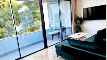 Bibinje Apartment for 4 Guests with Sea Views