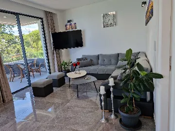 2-Bedroom Apartment with Balcony Sea Views in Bibinje