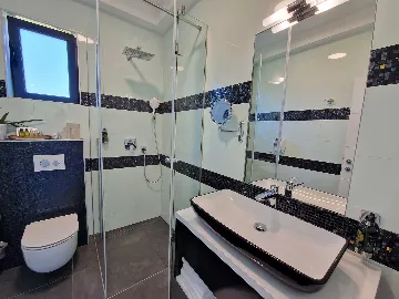 2-Bedroom Apartment with Balcony Sea Views in Bibinje