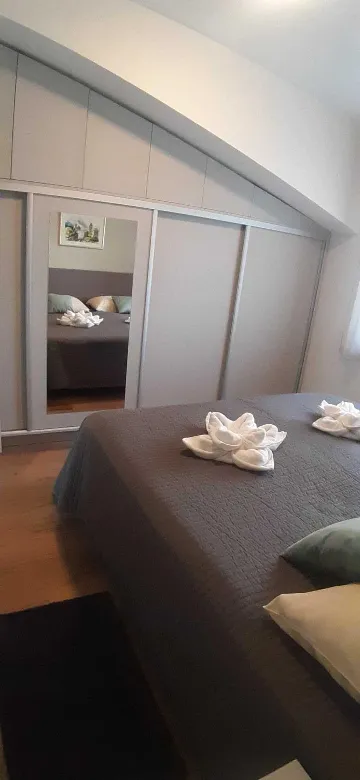 Apartment with Pool for 6–8 Guests in Pula