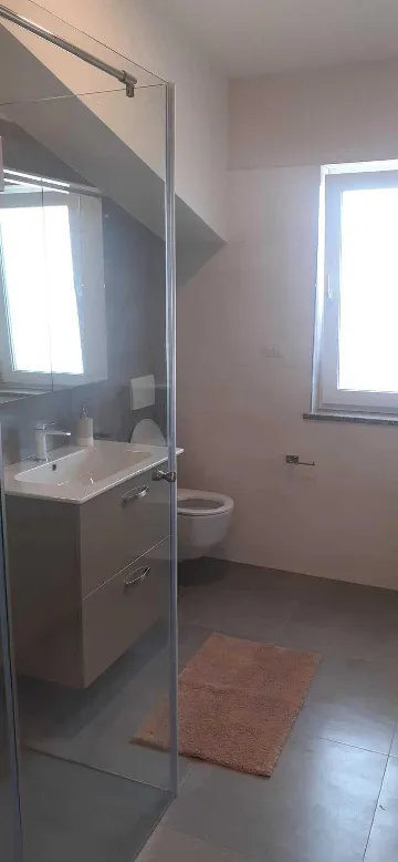 Apartment with Pool for 6–8 Guests in Pula