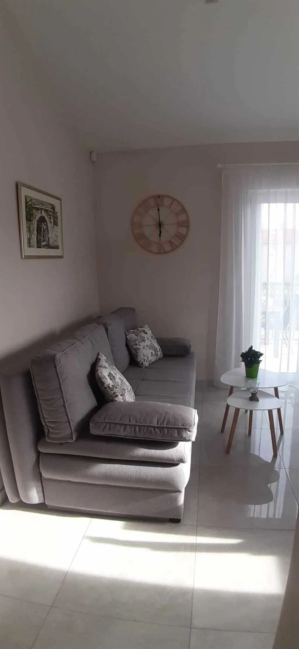 Pula Apartment for 4 Guests with Pool