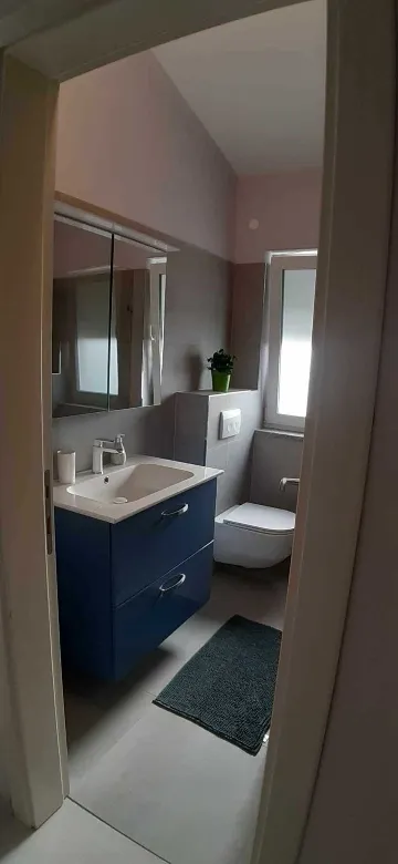 Pula Apartment for 4 Guests with Pool