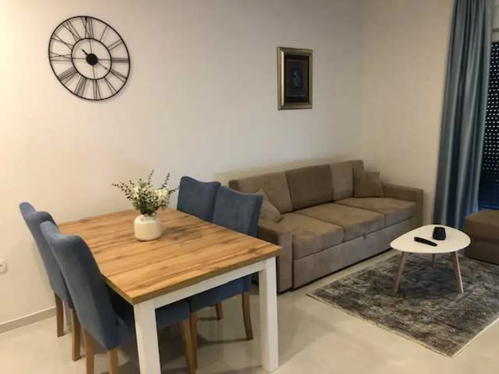 Ground-Floor Apartment in Banjole with Garden
